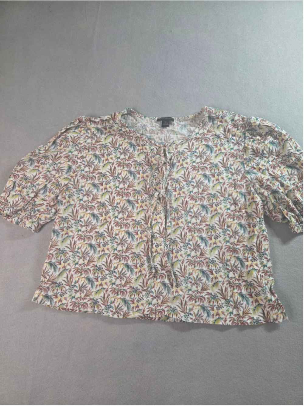 Women's Ann Taylor Floral Blouse XS White Multi-color Short Sleeve Top